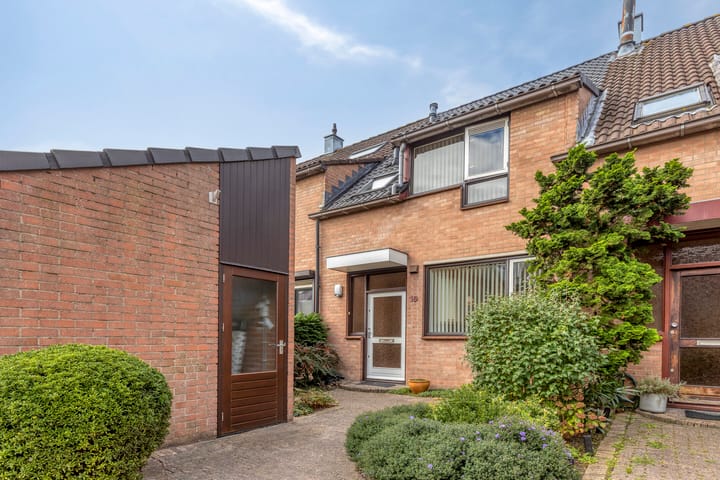 Photo of property Coen Botrede 10, Capelle aan den IJssel
