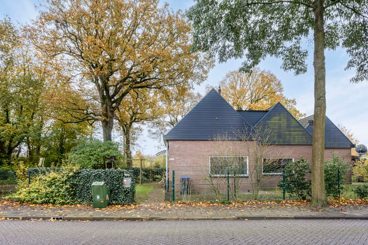 Comm d Vos v Steenwijklaan 74 in Meppel