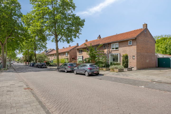 Comm d Vos v Steenwijklaan 95 in Meppel