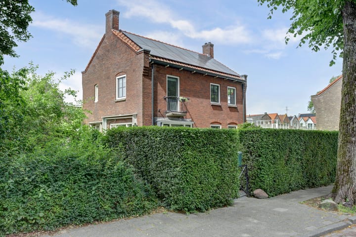 Commandeur Ravenstraat 1 in Hoorn
