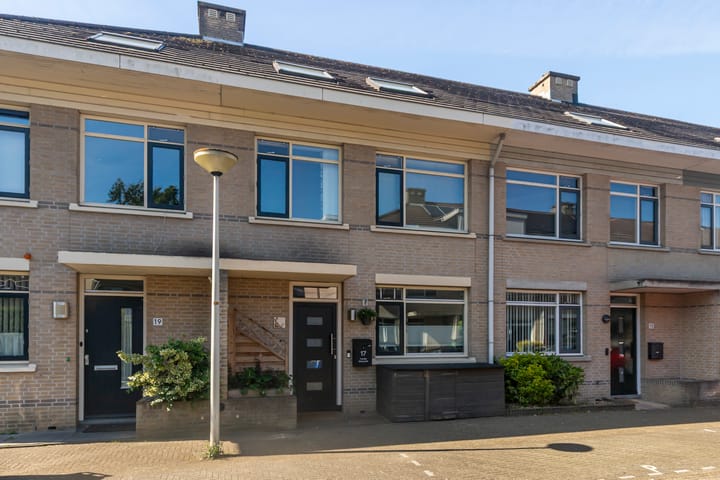 Constance Gelderblomlaan 17 in 's-Gravenhage