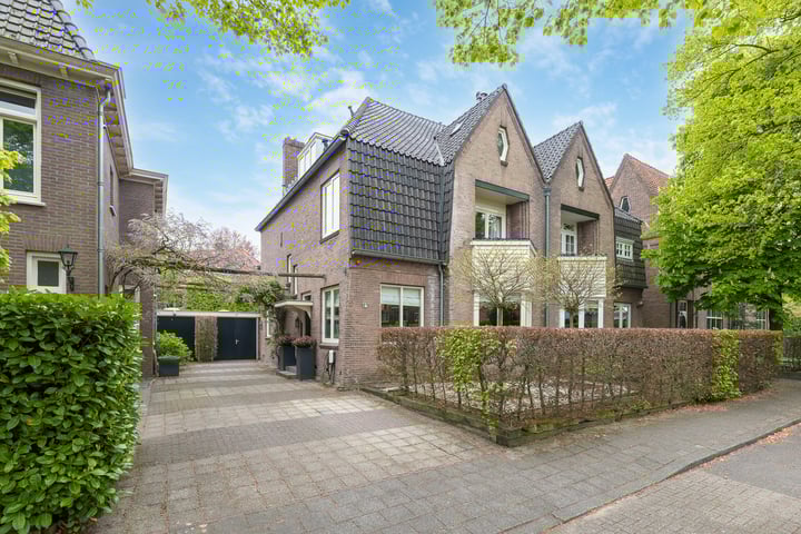 Constantijn Huijgenslaan 4A in Bussum