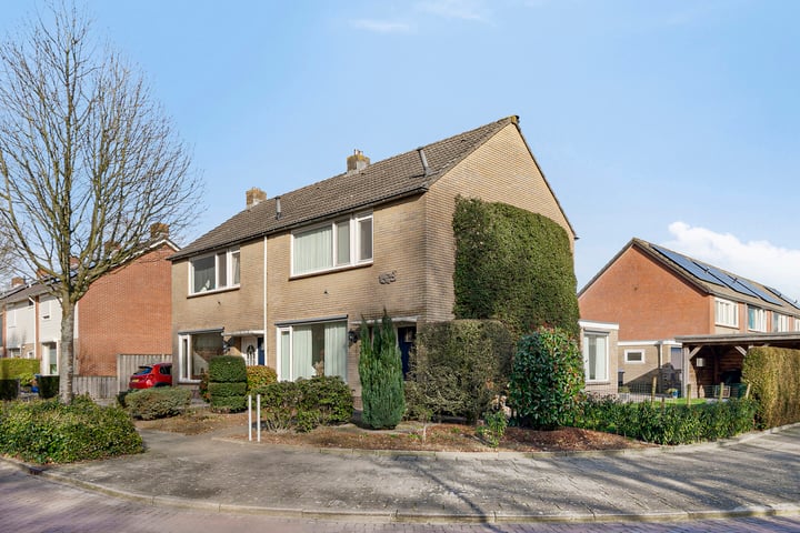 Photo of property Constantijn Huygensstraat 11, Nijverdal