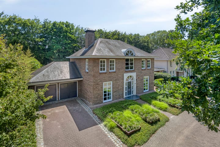 Constantijnlaan 13 in Vught