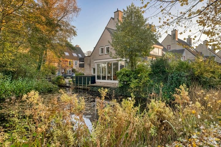 Constantijnlaan 19 in Sassenheim