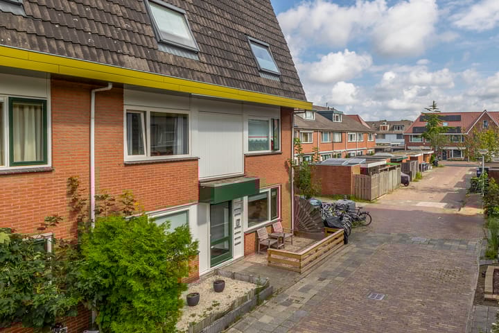 Constantijnstraat 2 in Lisse