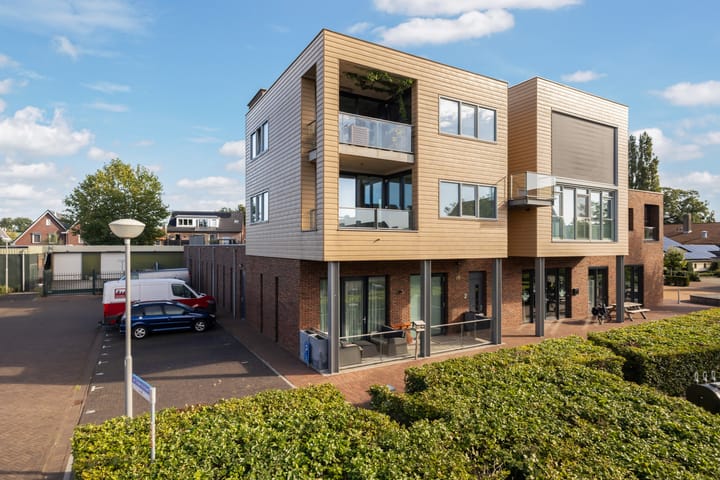 Photo of property Coöperatiehoek 16, Achterveld