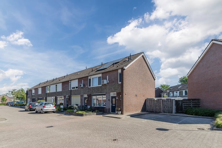 Cor Keestraat 10 in Bunschoten-Spakenburg