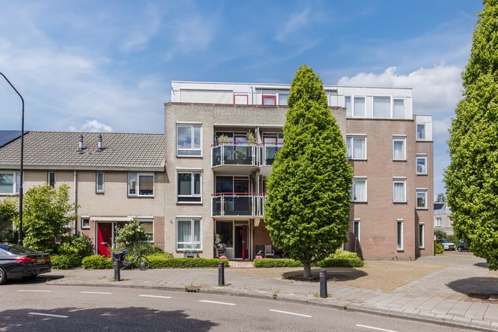 Cor van Osnabruggelaan 19 in Voorschoten