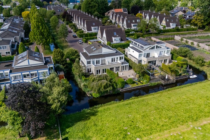 Cor van Osnabruggelaan 44 in Voorschoten