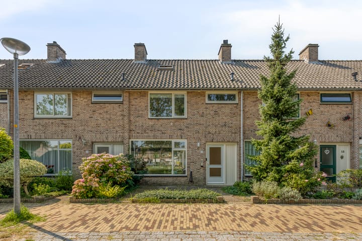 Photo of property Cornelis Begastraat 18, Alkmaar