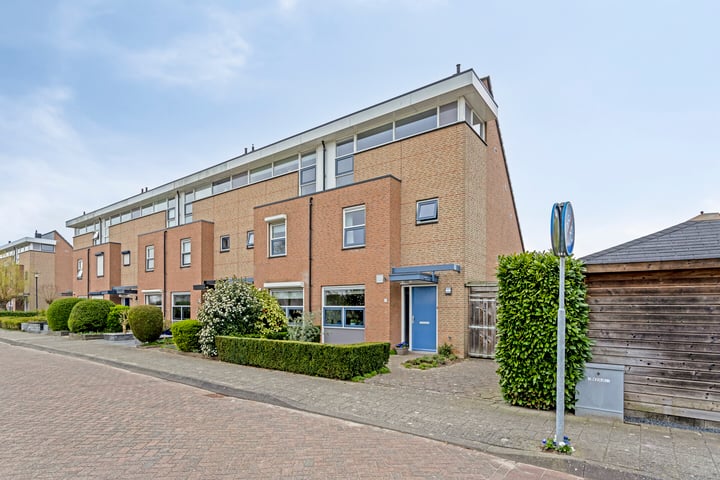Photo of property Cornelis de Wittstraat 9, Numansdorp