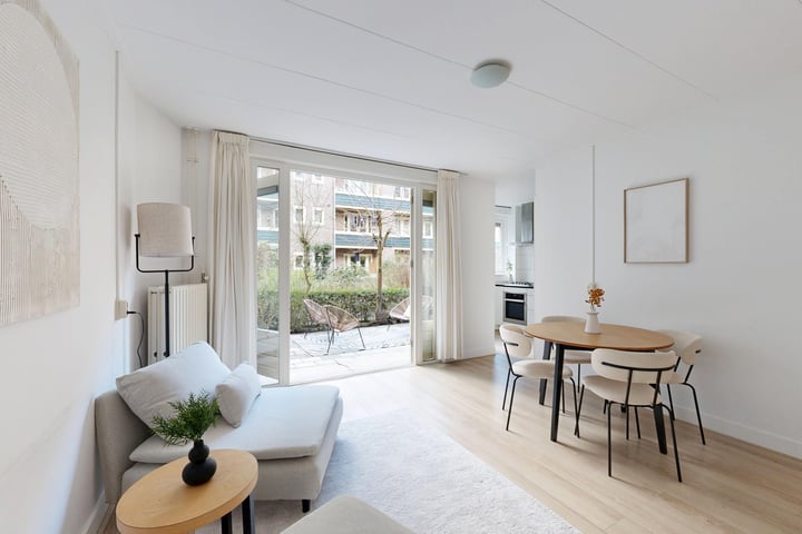 Cornelis Springerstraat 34-H in Amsterdam photo