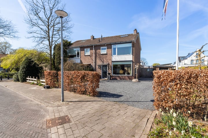 Photo of property Cornelis Tromplaan 26, 's-Graveland