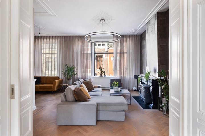 Photo of property Cornelis van Beverenstraat 40, Dordrecht