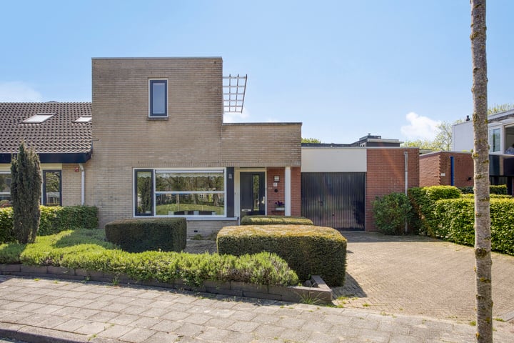 Cort van der Lindenlaan 11 in Zwolle