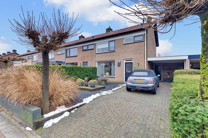 Cort van der Lindenlaan 30 in Harderwijk foto