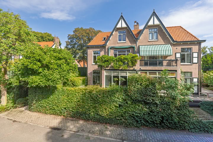 Photo of property Corverlaan 16, Bussum