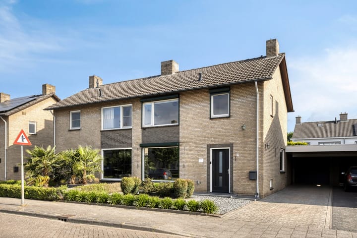 Cranendoncklaan 34 in Budel