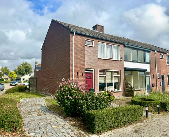Photo of property Crocusstraat 24, Hoek