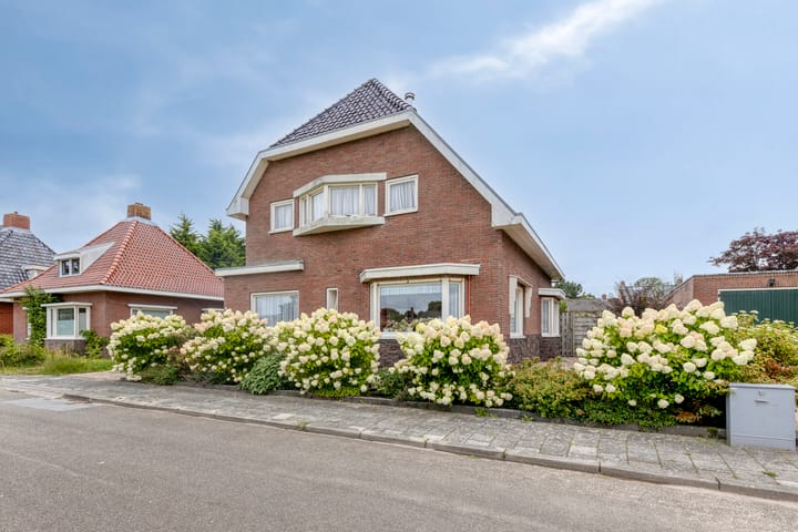 Cronjéstraat 4 in Warffum