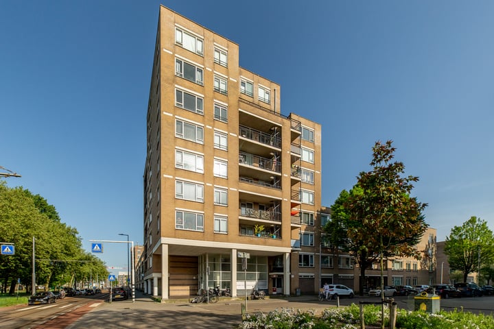 Crooswijksestraat 142 in Rotterdam