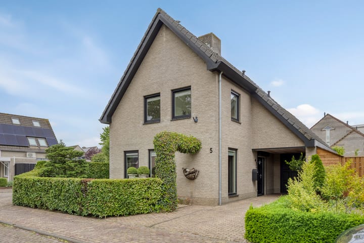 Cruijsberg 5 in Heesch
