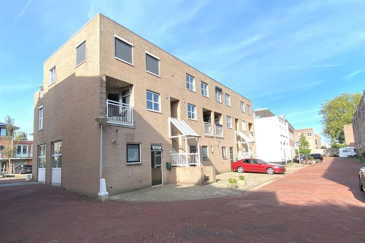 Curaçaostraat 3 in Alphen aan den Rijn