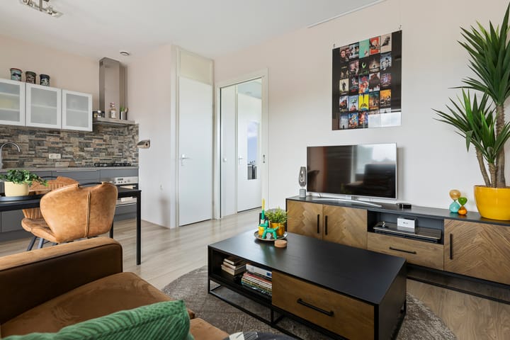 Photo of property Curaçaostraat 77, Groningen