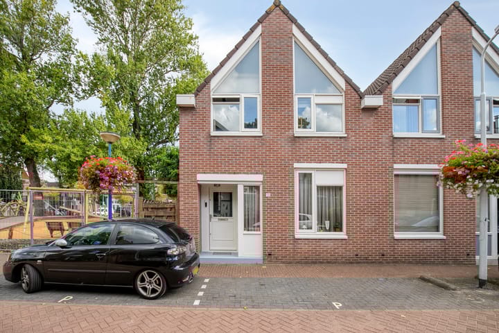 Czaar Peterstraat 13 in Zaandam