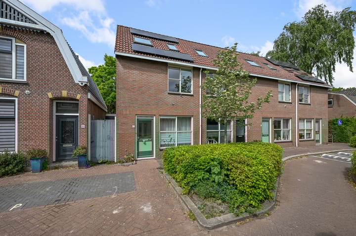 Photo of property Czaar Peterstraat 62, Zaandam
