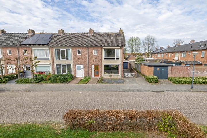 Da Costastraat 2 in Waalwijk