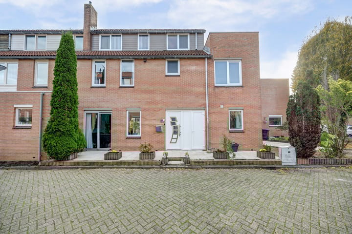 Photo of property Dadelgaard 13, Spijkenisse