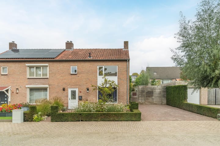 Dahliastraat 10 in Rosmalen