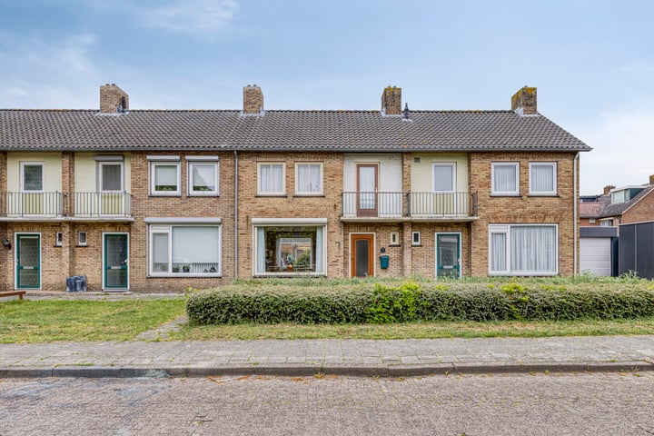 Photo of property Dahliastraat 22, Made