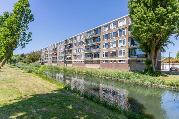 Photo of property Dahliastraat 84, Zwijndrecht