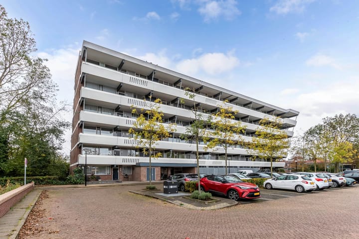 Dalenbeek 4 in Beverwijk