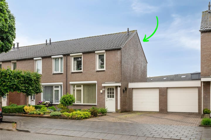 Damastberg 139 in Roosendaal