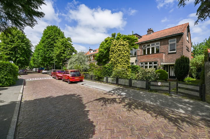 Damsigtstraat 2 in Voorburg