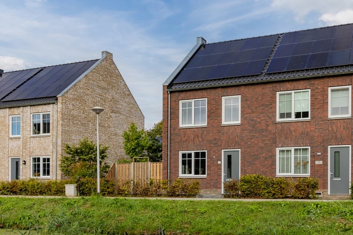 Photo of property Damweide 26, Strijen