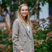 Foto van Daniëlle van de Bovenkamp-Fokker, NVM Assistent-makelaar bij Diepeveen Makelaars