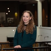 Foto van Danila Hofstra, Commercieel Medewerker bij Schinkel de Weerd Makelaardij