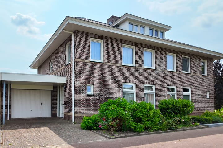 Photo of property Dansvlinder 7, Standdaarbuiten