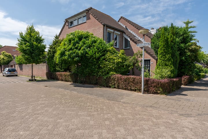 Dauphinélaan 84 in Eindhoven