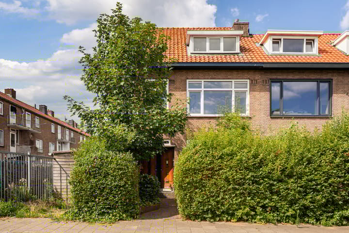 Photo of property David Blesstraat 7, Dordrecht