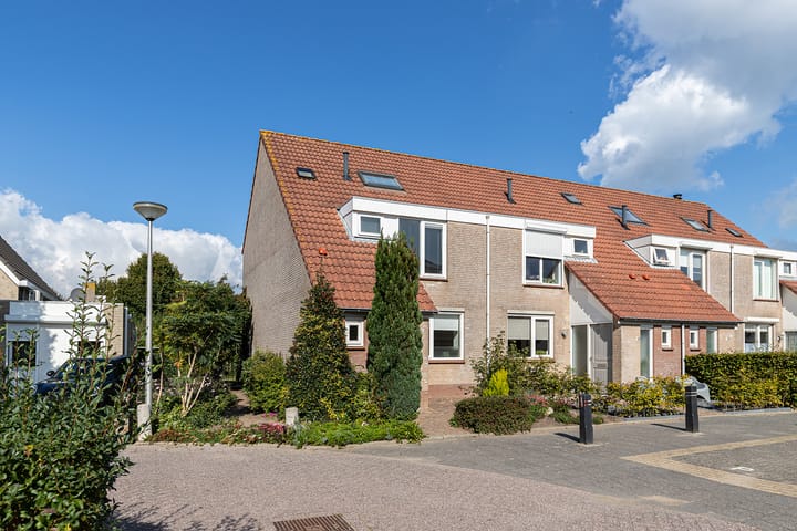 Photo of property De Boomgaard 16, Oud-Alblas