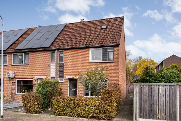 Photo of property De Buizerd 17, Almelo