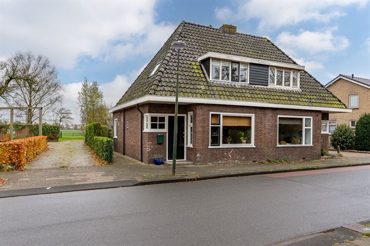 De Buorren 120 in Lippenhuizen