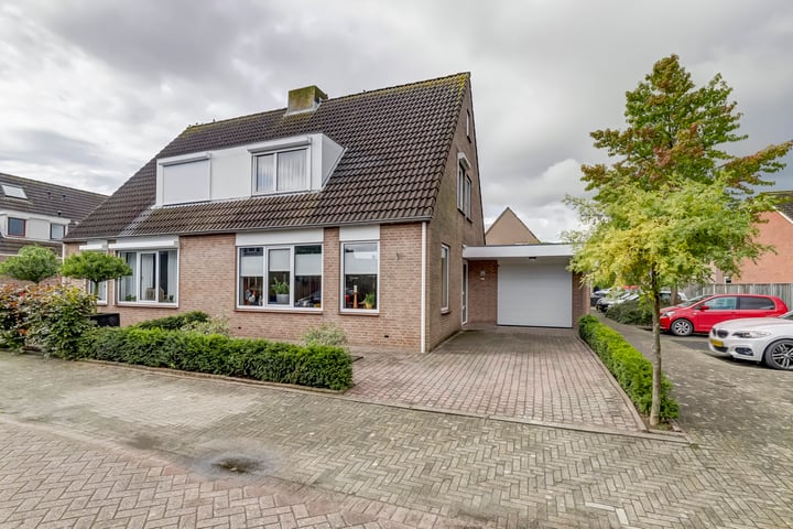Photo of property De Casembrootstraat 5, Sint-Annaland