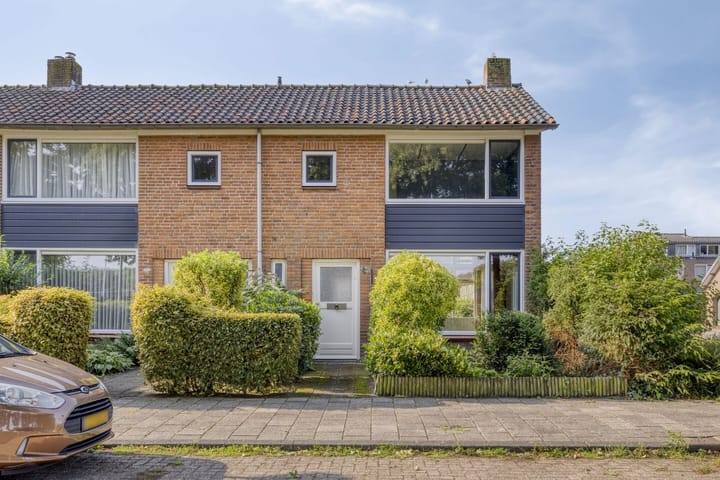 De Coubertinlaan 61 in Waalwijk Foto